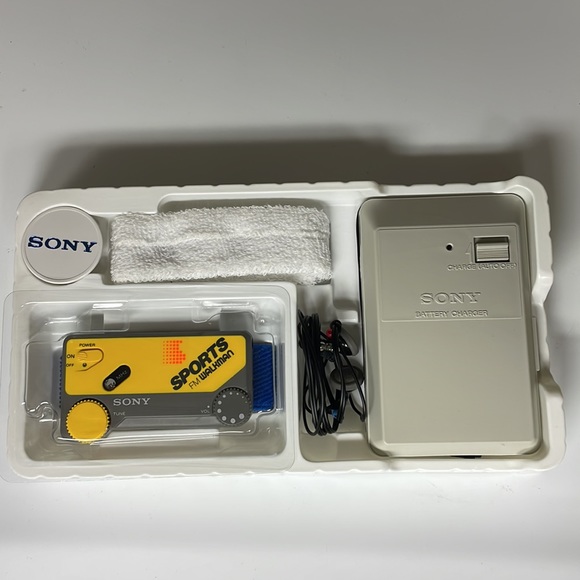 1986 Sony Sportsband SRF-F1 Sports FM Stereo Receiver - Picture 2 of 7